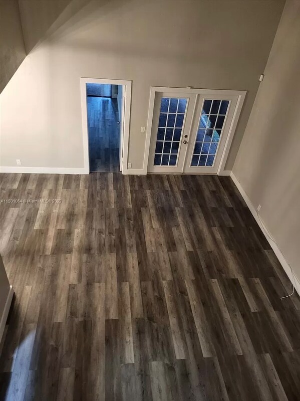 Foto del edificio - 6193 Pine Tree Ln