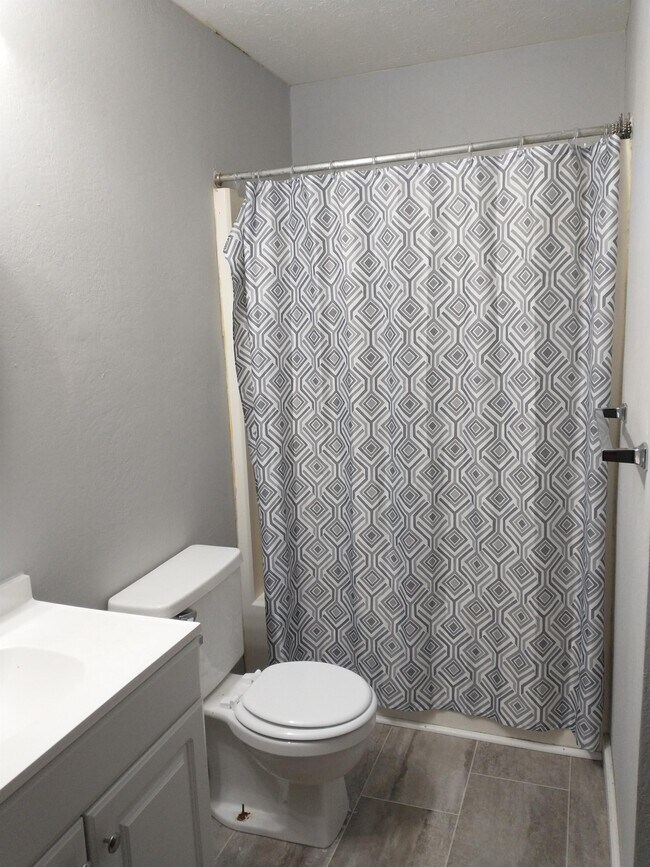 Building Photo - 3 Cardinal Ln