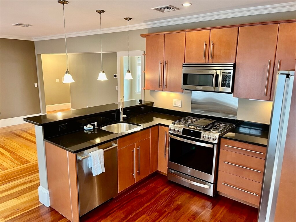 Foto principal - 22 Clarendon Ave
