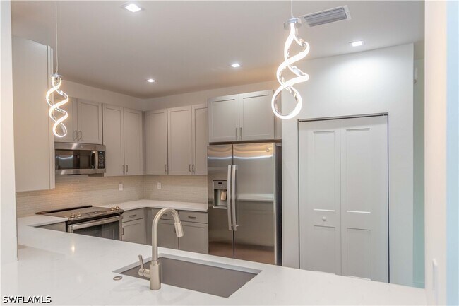 Building Photo - 13088 Georges Cay Pl