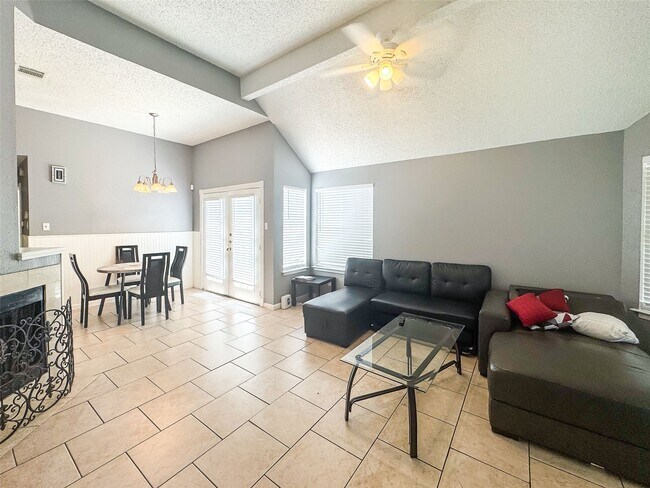 Foto del edificio - 18579 N Lyford Dr