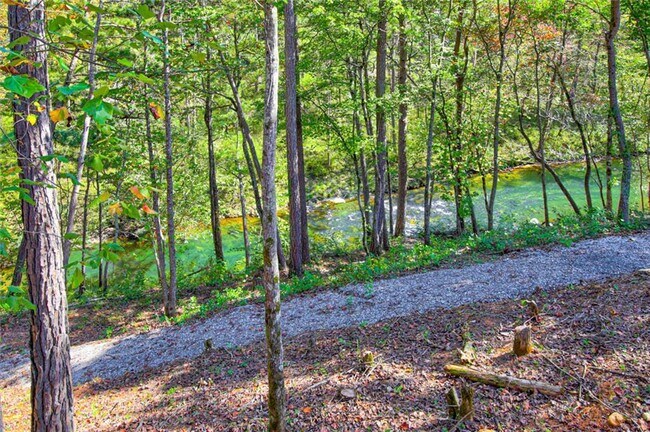 Foto del edificio - 380 Biguns Blvd