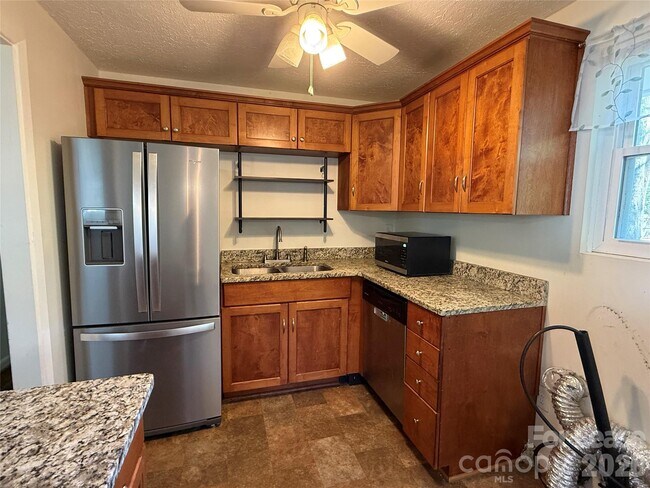 Foto del edificio - 910 Edgemont Ave