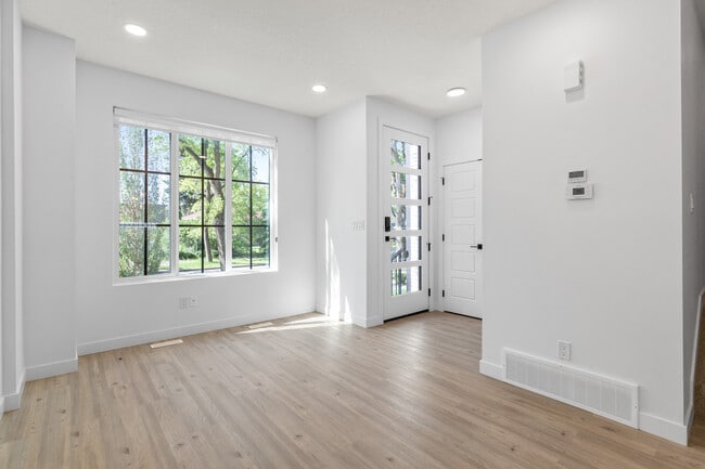 Building Photo - 8554-8583 83 Ave NW
