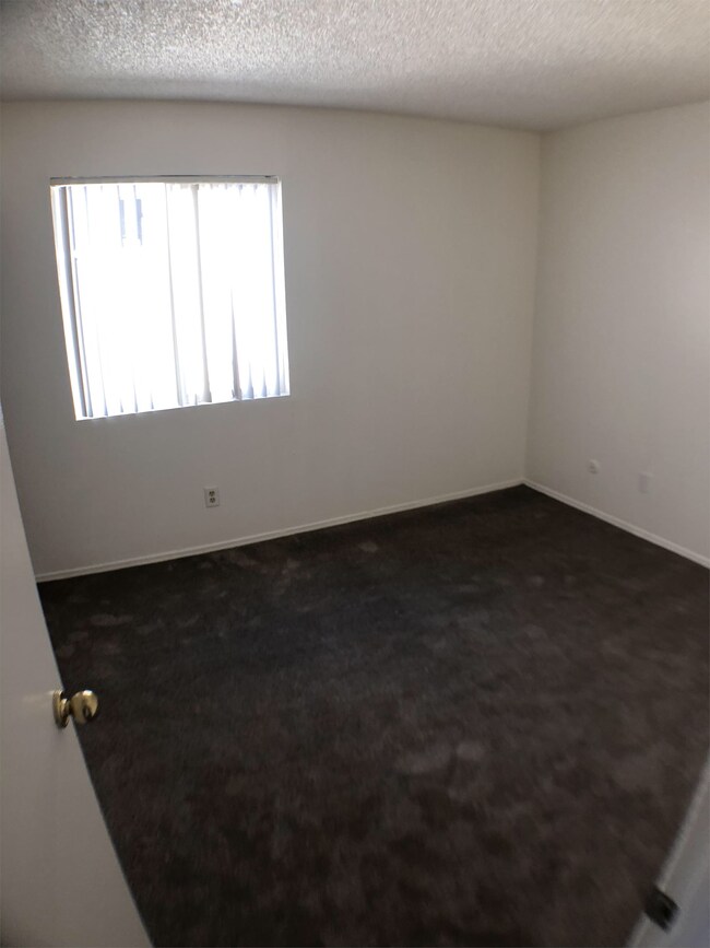Building Photo - 2590 Highland Ave