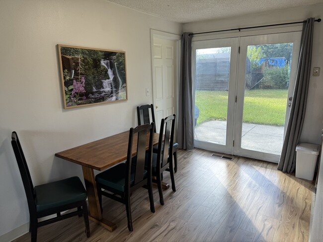 Building Photo - 214 Kody Dr
