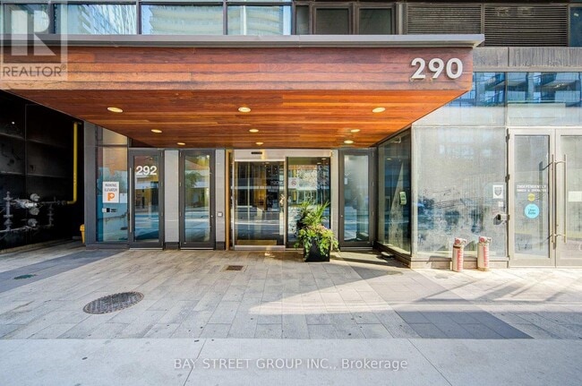 Building Photo - 290 Adelaide St W