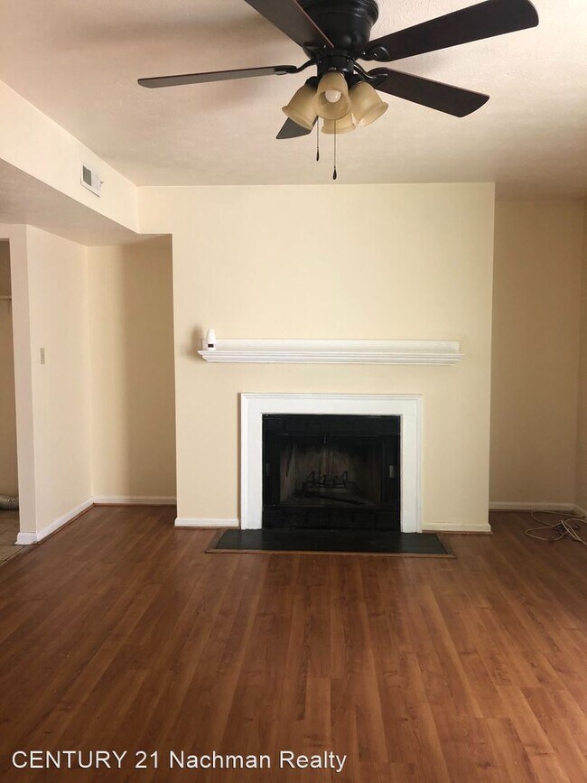 Building Photo - 3 br, 1.5 bath House - 23 Roffman Place