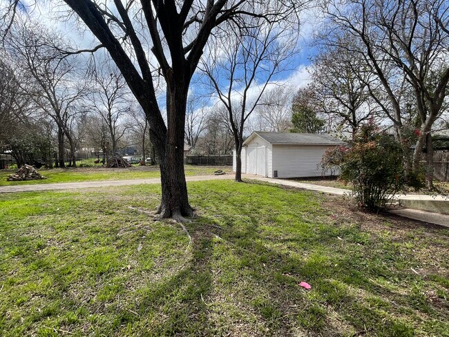 Building Photo - 1701 Payne Ave