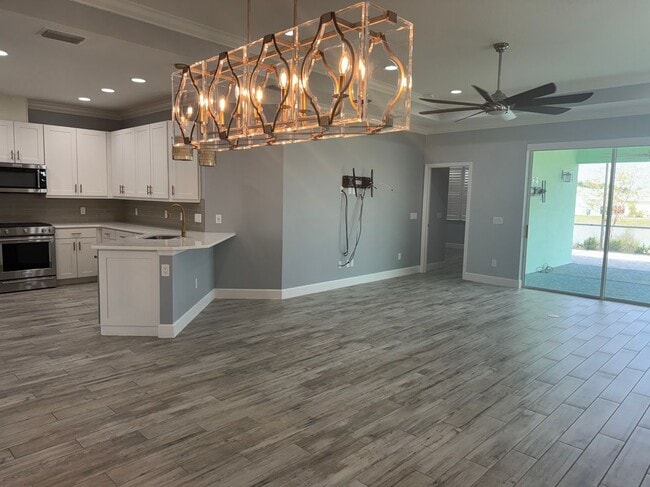 Building Photo - 432 Good Life Wy