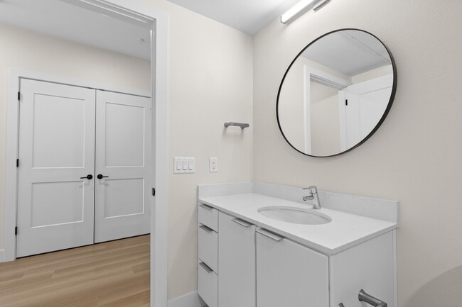 Building Photo - Frameline Apartments