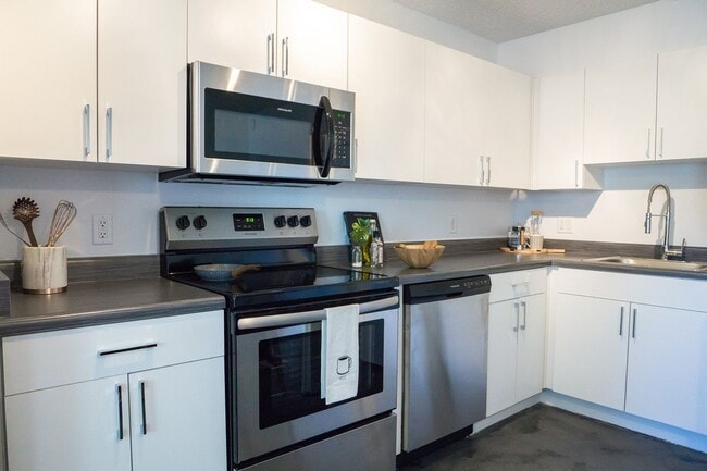 Interior Photo - 32 Arcadia