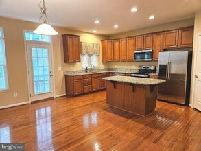 Building Photo - 7012 Trek Way