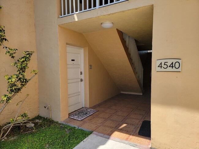Foto del edificio - 4540 NW 79th Ave