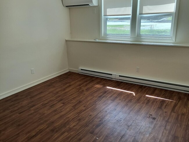 Foto del edificio - 8 Renarl Ave