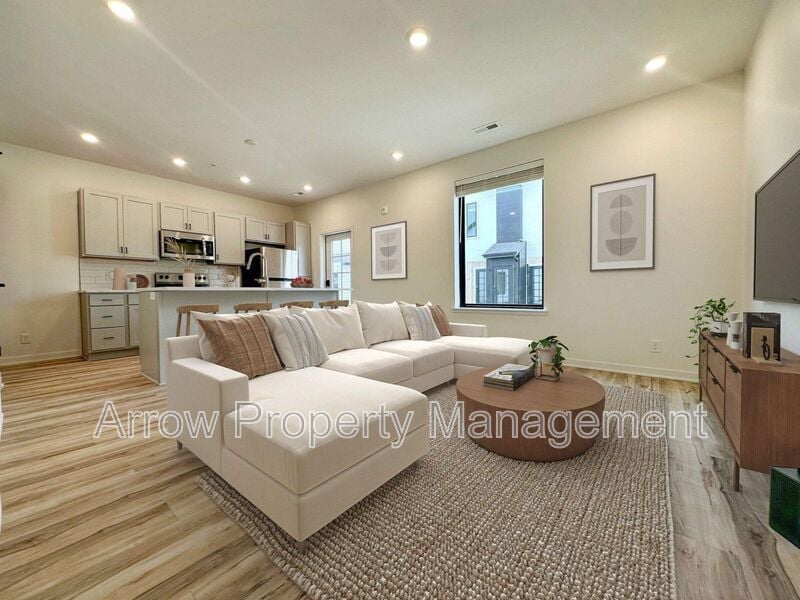 Primary Photo - 2230 R Street