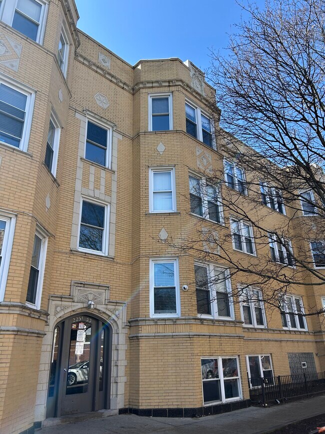 Foto del edificio - 2253 W Rosemont Ave