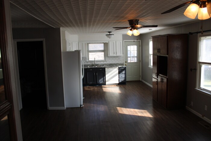 Building Photo - Beautiful Single Family Home
