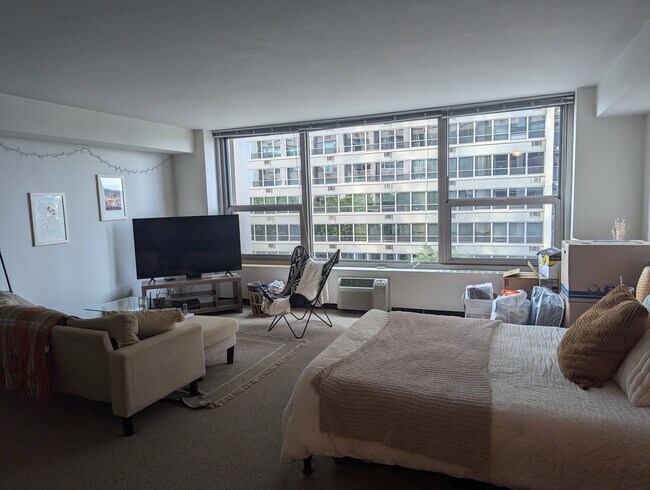 Building Photo - 3600 N Lake Shore Dr
