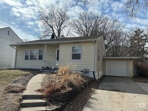 Building Photo - 711 Beach Ave