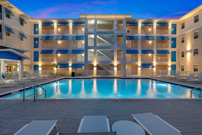 Building Photo - MainSail Apartments Marco Shores