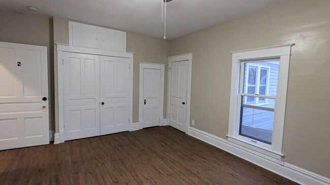 Building Photo - 109 Irwin Ave