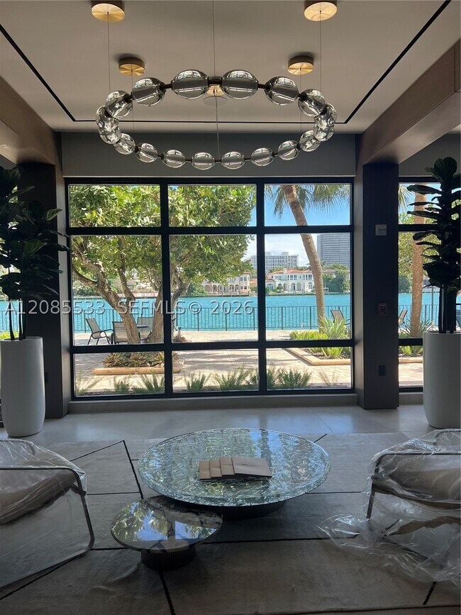 Foto del edificio - 10101 E Bay Harbor Dr