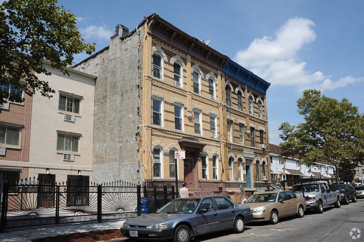 Primary Photo - 1301 Putnam Ave