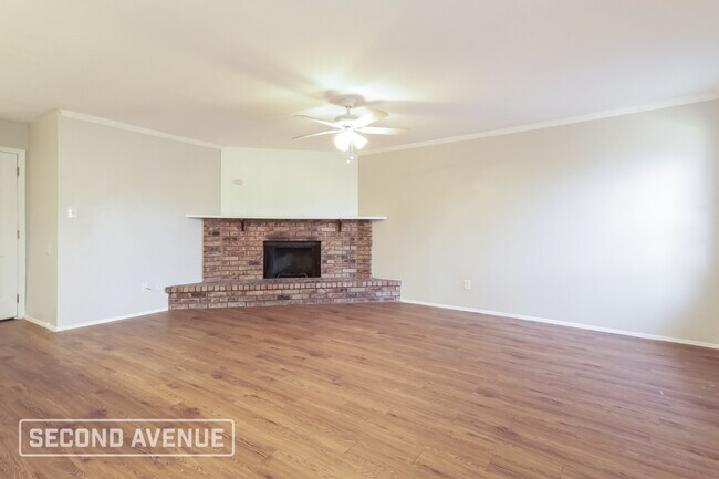 Foto del edificio - 416 Woodcrest Way