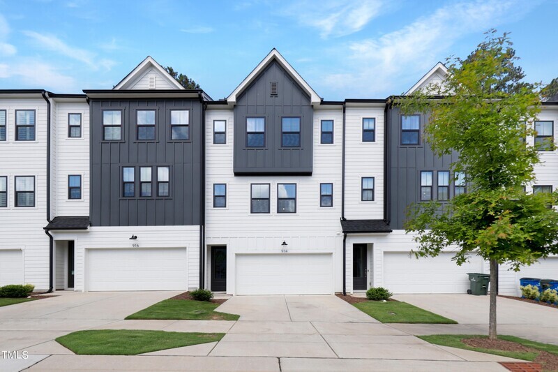 Foto principal - 914 Waterside View Dr