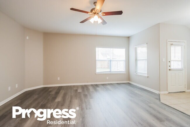 Foto del edificio - 12907 Pine Woods St