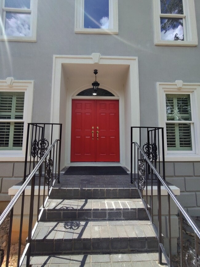 Building Photo - 3071 Lenox Rd NE