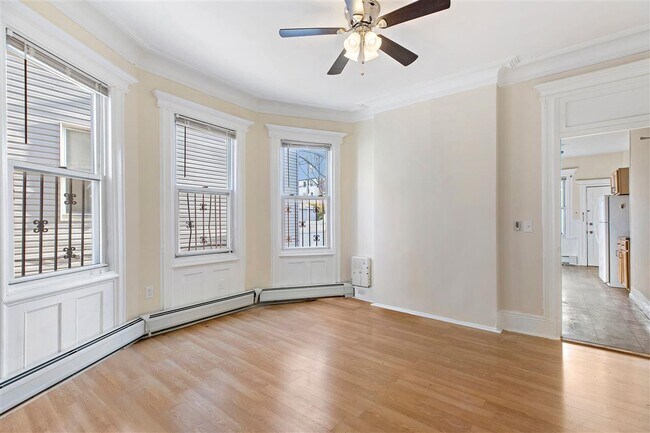 Foto del edificio - 893 Montgomery St