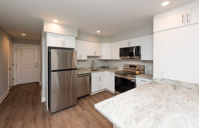 Interior Photo - 925 at North