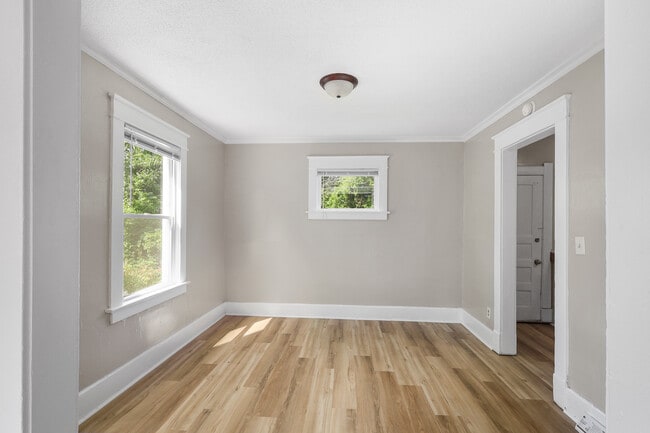 Foto del edificio - 2045 Elliott Ave