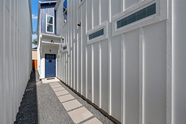 Building Photo - 8421 Venus St