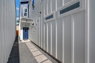 Building Photo - 8421 Venus St