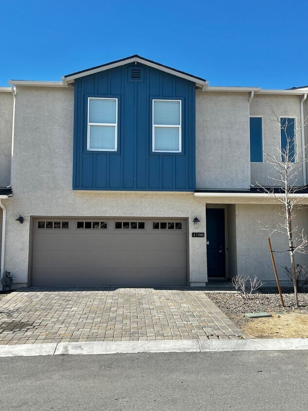 Foto principal - 4706 Black Falcon Way - Stunning Sun Valle...