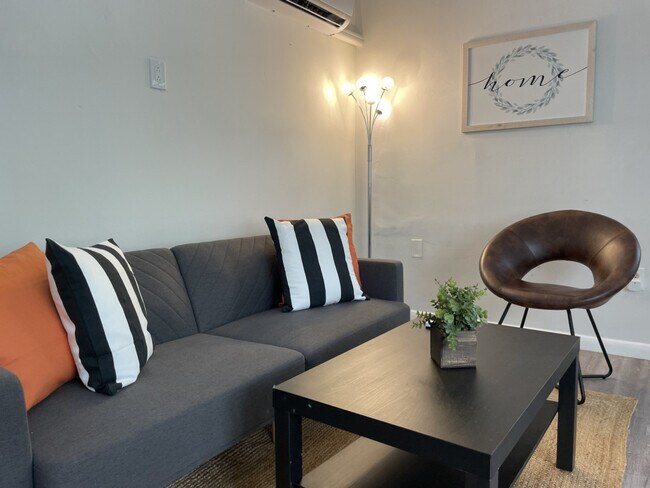 Foto del edificio - 2635 SW 24th Ave