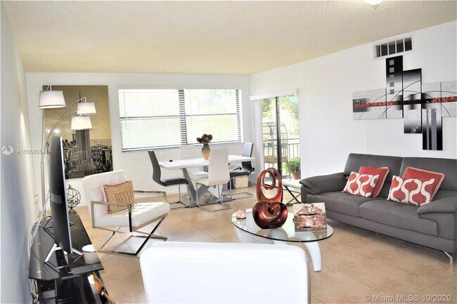 Foto del edificio - 400 W Park Dr
