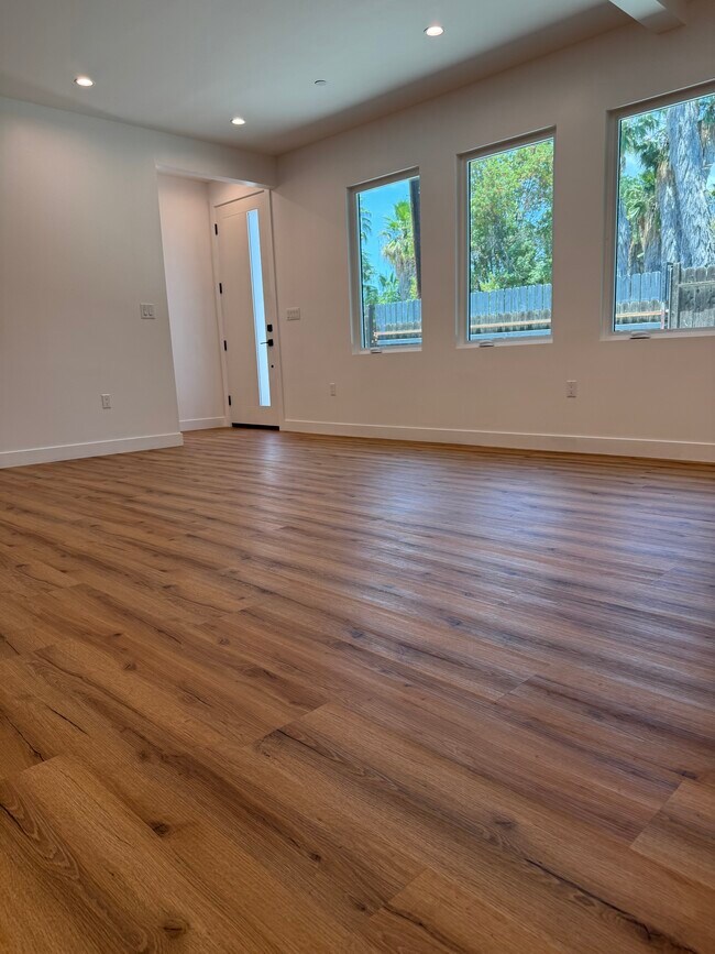 Foto del edificio - 17457 Bullock St