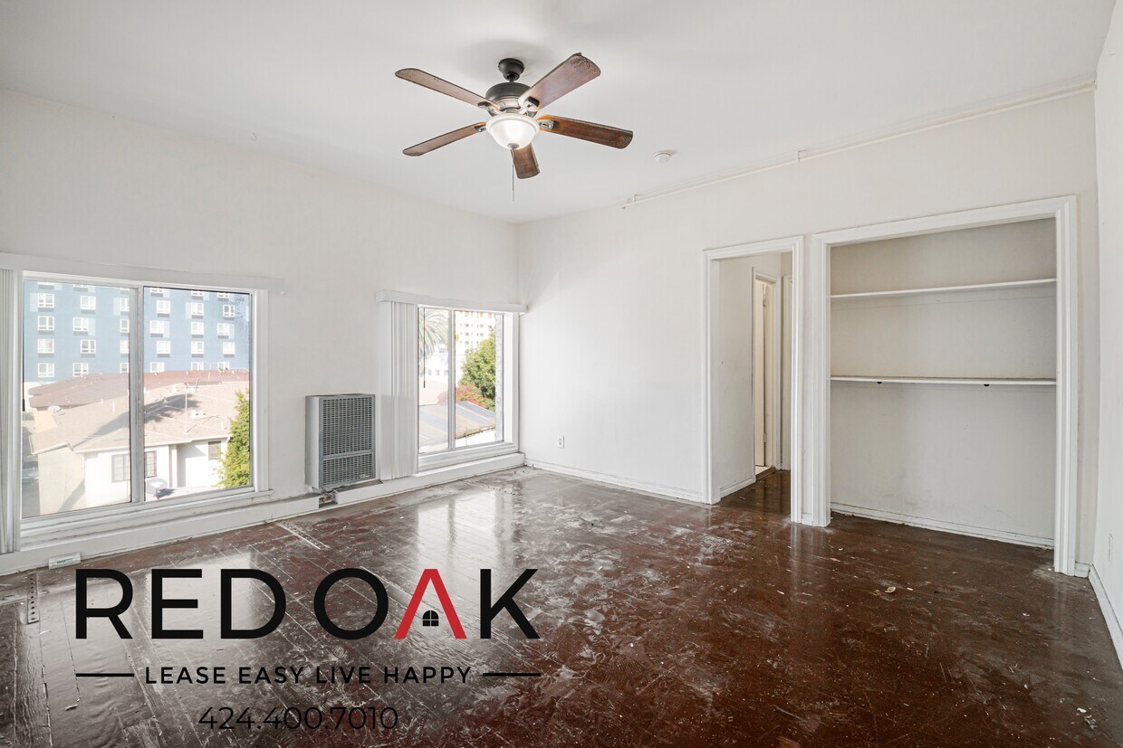 Foto principal - 835 S Oxford Ave