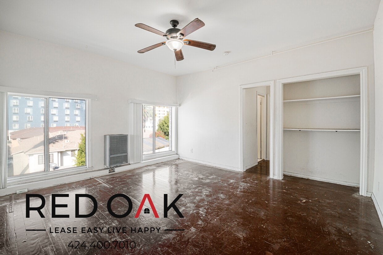 Primary Photo - 835 S Oxford Ave