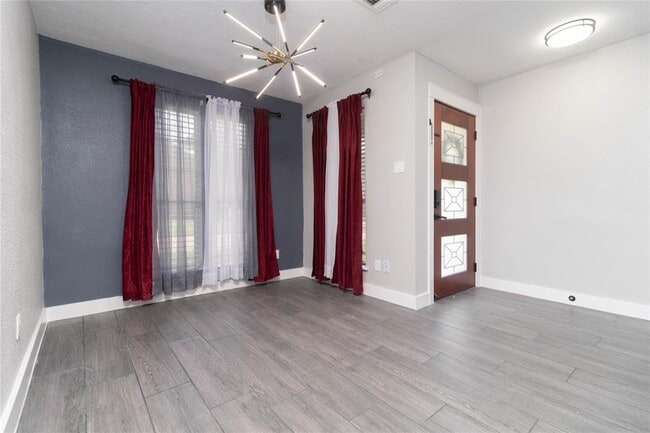 Building Photo - 4035 Almond Lake Dr