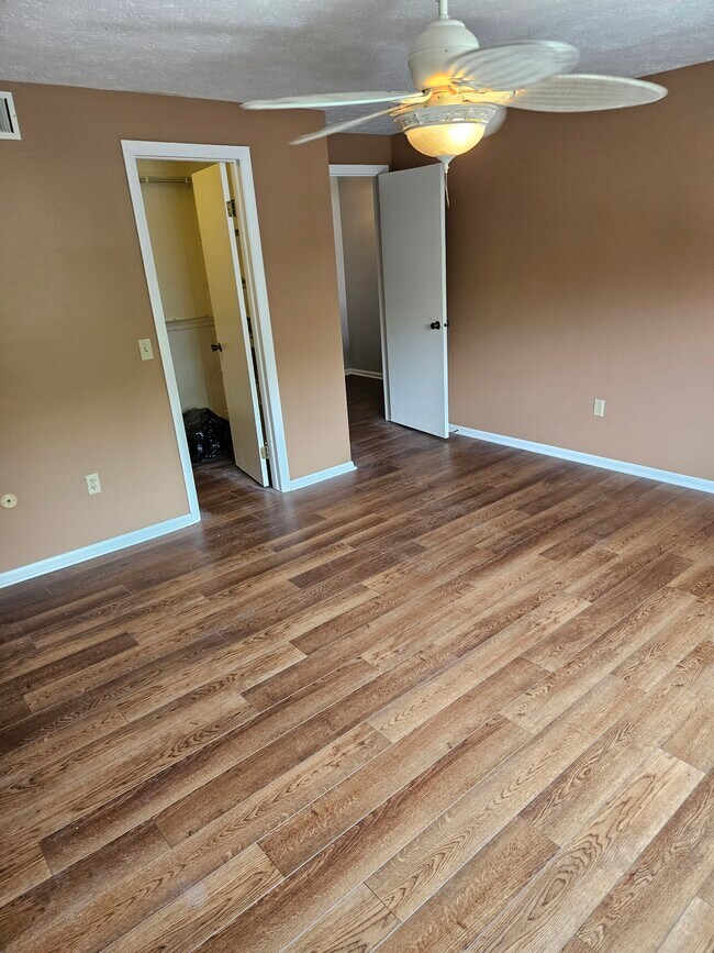 Master Bedroom with large walk-in - 64 Penn Ln