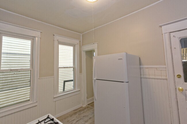 Kitchen - Fridge - 12 Barclay St