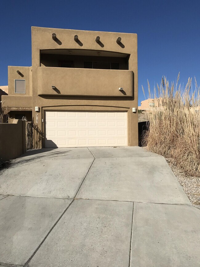 Building Photo - 5127 Mirada Dr NW