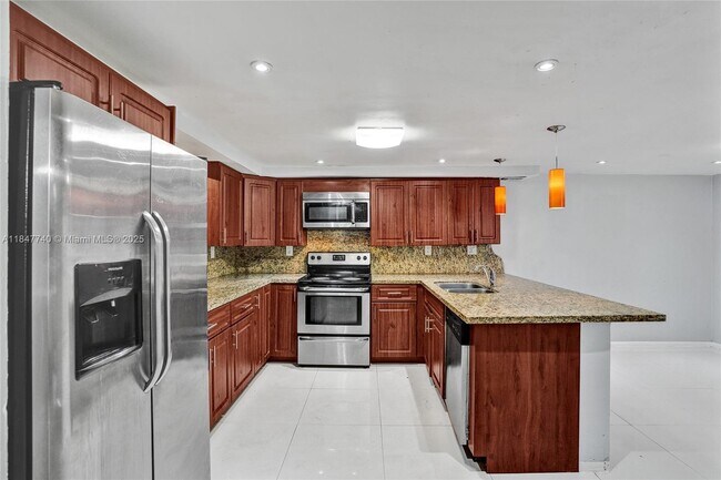Foto del edificio - 20607 NE 7th Ct