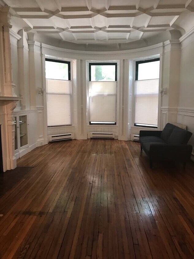 Foto principal - 471 Commonwealth Ave