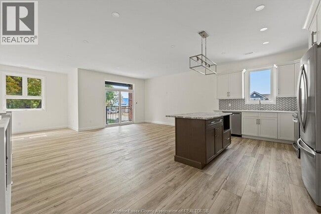 Building Photo - 515 Dalhousie St